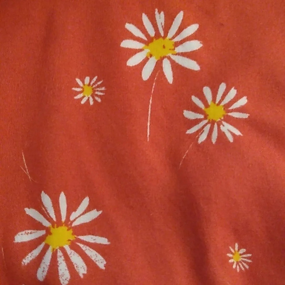 SO RED DAISY PRINT, 2" SHORTS, SLEEVELESS, COTTAGECORE ROMPER - Picture 6 of 8